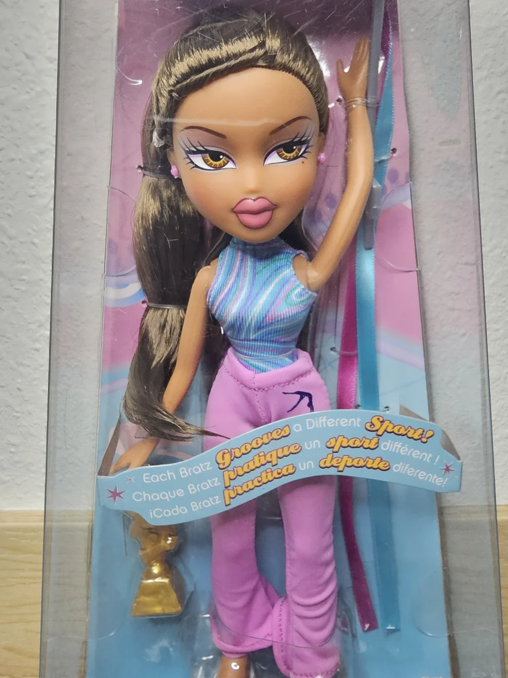 Bratz Play Sportz Gymnast Doll in Pink & Blue Outfit